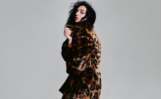 H&M Unveils A/W 2024 Collection with a Nod to Mid-Century Glamour  https://www.stevenwick.company/blogs/the-steven-wick-vlogs/h-amp-m-unveils-a-w-2024-collection-with-a-nod-to-mid-century-glamour