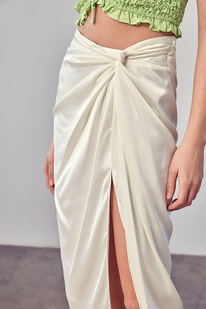 Side Gathered Skirt With Short Slit - steven wick