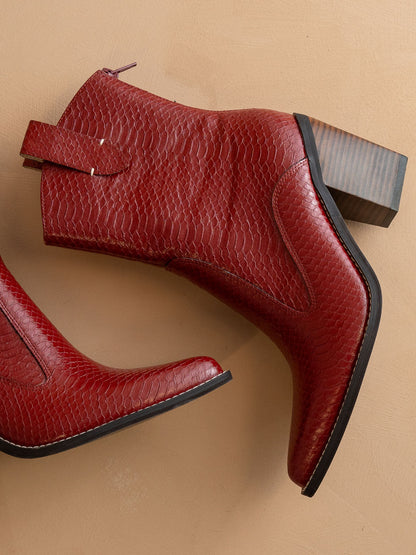 The Tara | Red Two Paneled Western Cowgirl boot