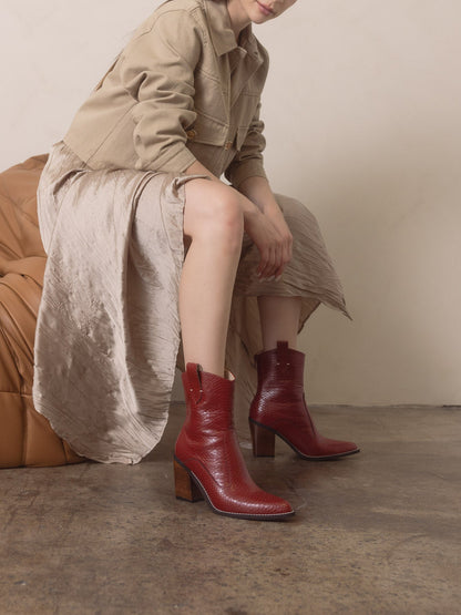 The Tara | Red Two Paneled Western Cowgirl boot